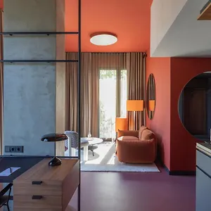 Emilu Design מלון
