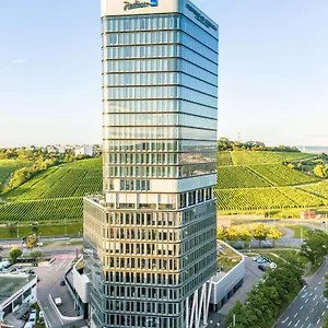 Radisson Blu At Porsche Design Tower מלון